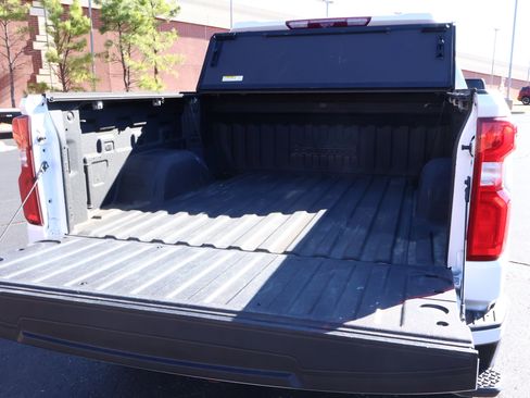 Used 2024 Chevrolet Silverado 1500 High Country image 32