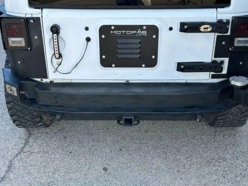 Used 2013 Jeep Wrangler Unlimited Rubicon w/ Connectivity Group AWD/4WD image 19