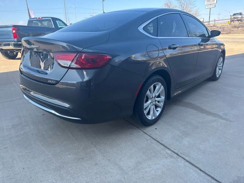 Used 2016 Chrysler 200 Limited image 7