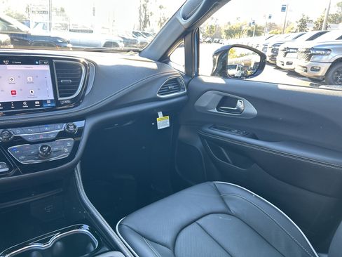 New 2026 Chrysler Pacifica Limited w/ S Appearance Package image 61