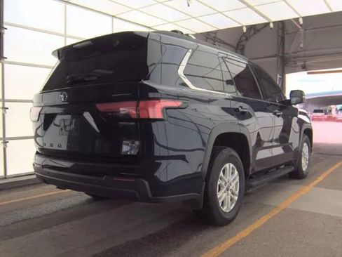 Used 2023 Toyota Sequoia SR5 w/ SR5 Premium Package AWD/4WD image 4