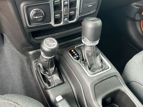 New 2025 Jeep Gladiator Sport image 27