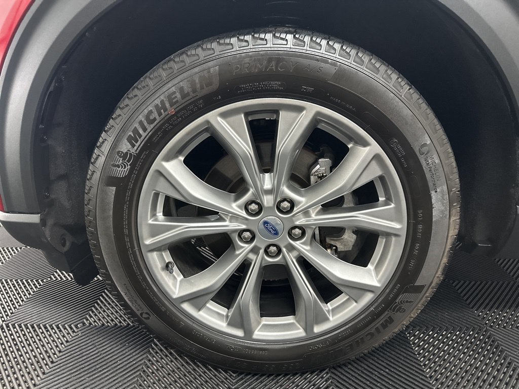 Used 2023 Ford Explorer XLT w/ Equipment Group 202A AWD/4WD image 40