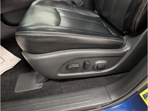 Used 2018 Nissan Pathfinder SL AWD/4WD image 8