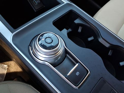 Certified 2024 Ford Edge SE w/ Black Appearance Package image 21