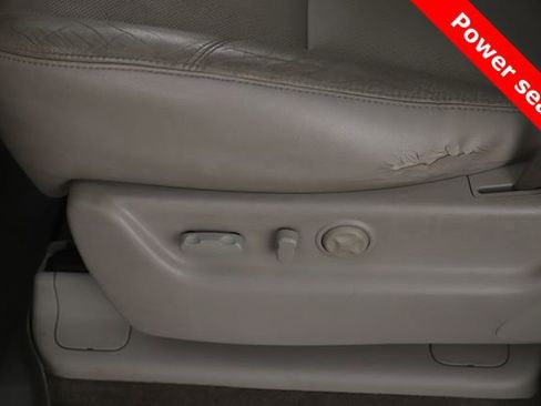 Used 2012 Chevrolet Avalanche LTZ AWD/4WD image 18