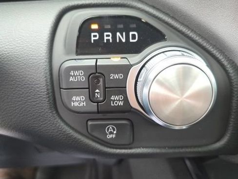 New 2026 RAM 1500 Laramie AWD/4WD image 17