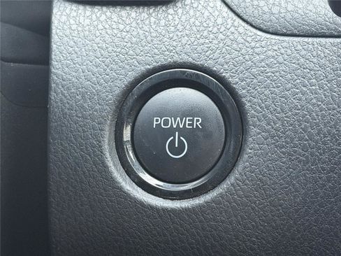 Used 2025 Toyota Camry SE AWD/4WD image 16