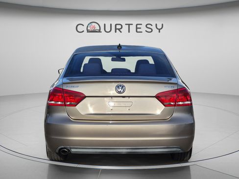 Used 2015 Volkswagen Passat TDI SE FWD image 6