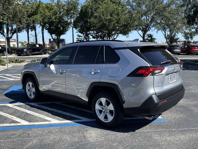 Used 2021 Toyota RAV4 XLE FWD image 6