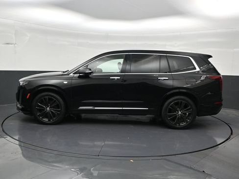 Used 2023 Cadillac XT6 Luxury FWD image 2