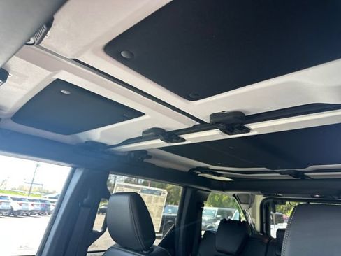 New 2025 Ford Bronco Badlands AWD/4WD image 32