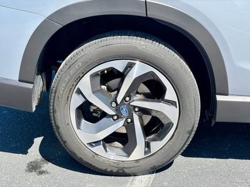 Used 2023 Subaru Forester Touring image 31