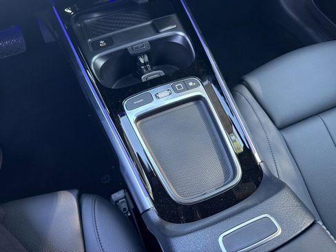 New 2025 Mercedes-Benz GLB 250 4MATIC image 35