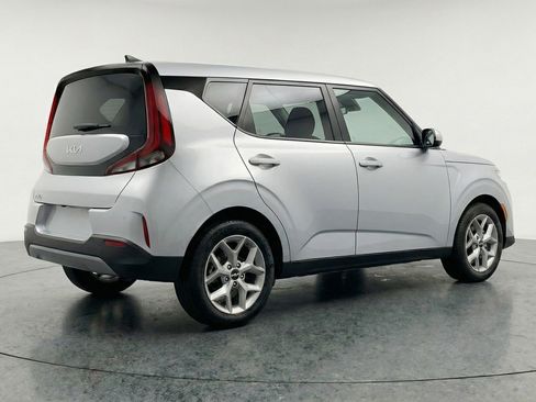 Used 2025 Kia Soul LX w/ LX Technology Package image 9