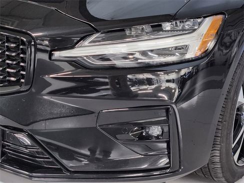 Used 2024 Volvo S60 B5 Core image 12