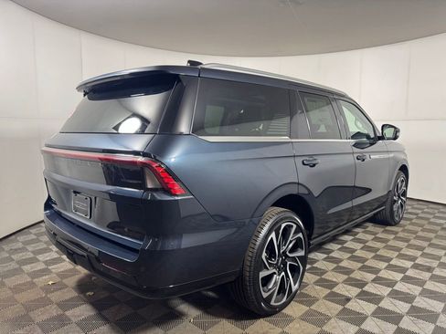 New 2026 Lincoln Navigator Reserve AWD/4WD image 5