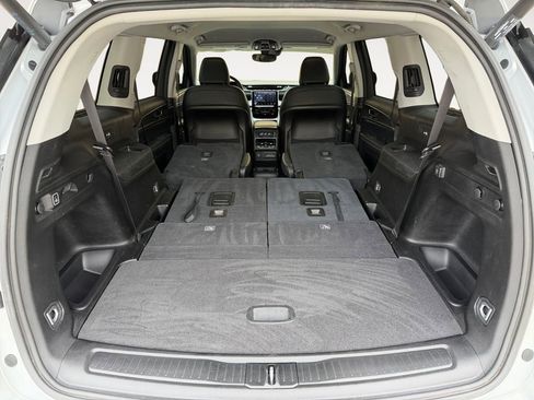 Used 2023 Jeep Grand Cherokee L Limited image 23