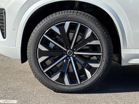 New 2026 Volvo XC90 B5 Plus w/ Protection Package image 32