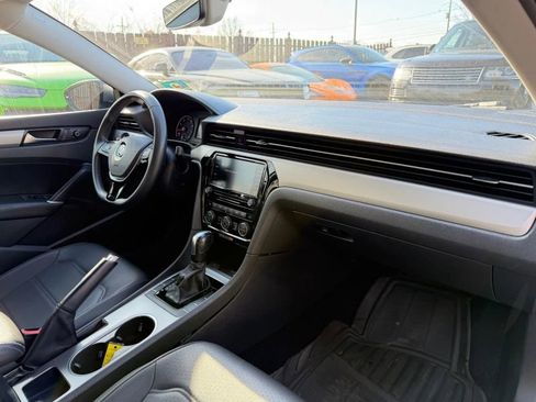 Used 2022 Volkswagen Passat 2.0T SE image 28