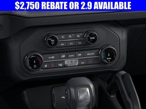 New 2025 Ford Bronco Outer Banks w/ Sasquatch Package image 16