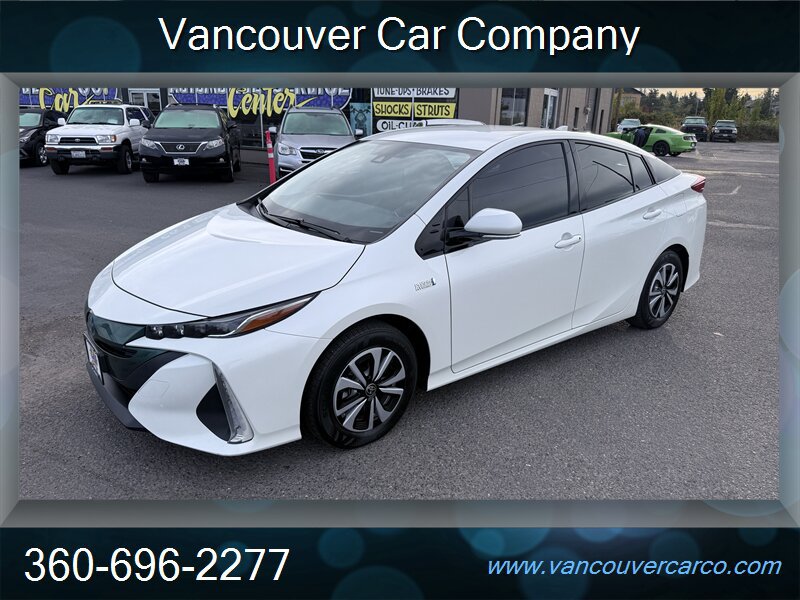 Used 2018 Toyota Prius Prime Plus FWD image 3