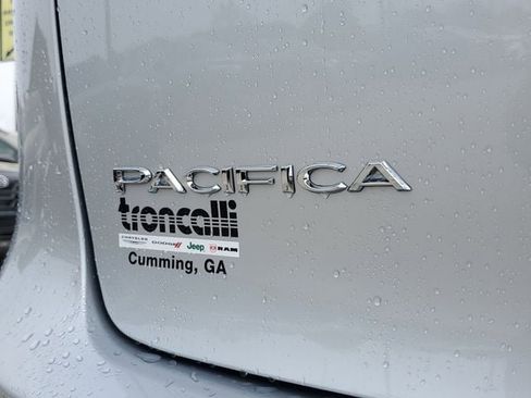 New 2026 Chrysler Pacifica Select image 7