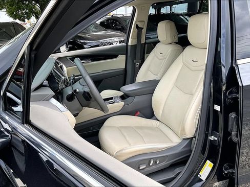 Used 2020 Cadillac XT6 Premium Luxury FWD image 34