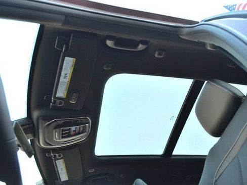 New 2025 Jeep Grand Cherokee Limited image 28