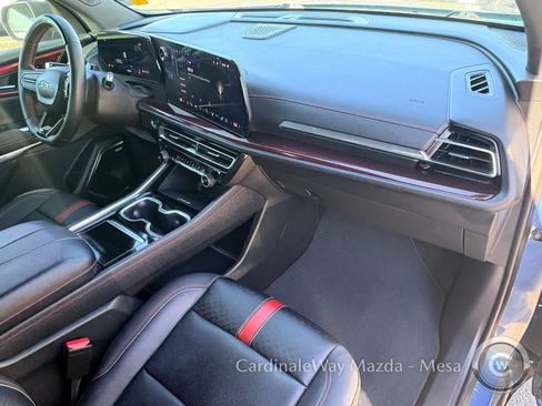 Used 2024 Chevrolet Traverse RS image 30