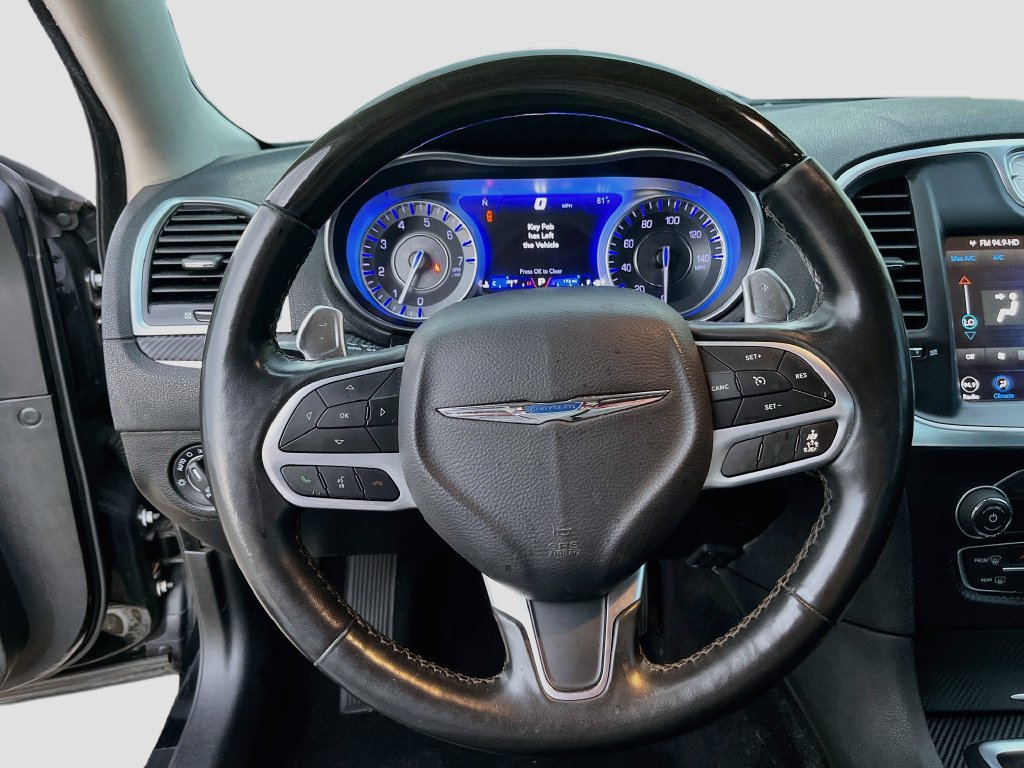 Used 2019 Chrysler 300 Limited RWD image 11