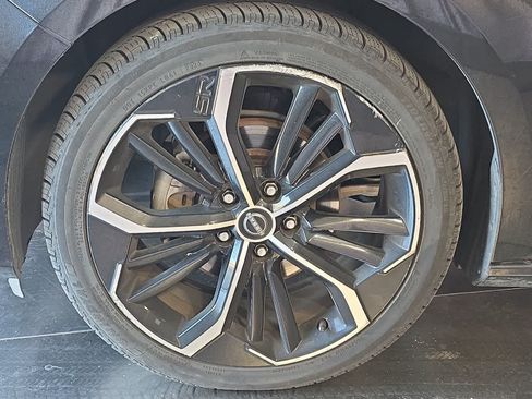 Used 2024 Nissan Altima 2.5 SR FWD image 12