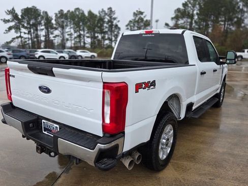 Used 2023 Ford F250 XLT w/ FX4 Off-Road Package image 5