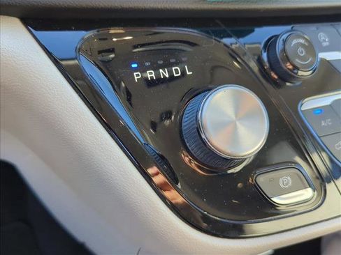 Used 2021 Chrysler Voyager Lxi image 20