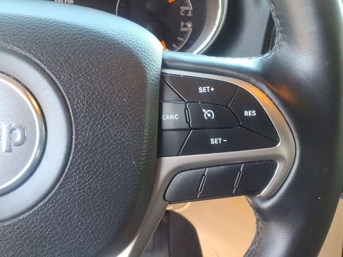 Used 2019 Jeep Grand Cherokee Limited AWD/4WD image 29
