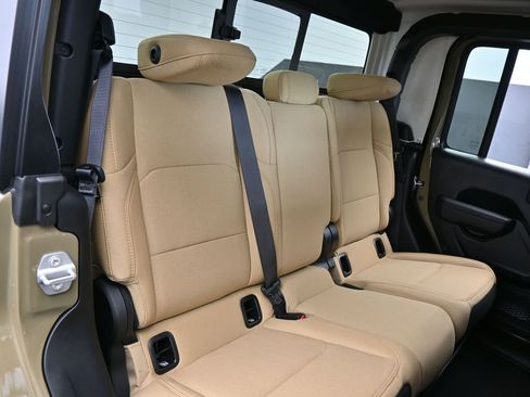 New 2026 Jeep Gladiator Sport image 38