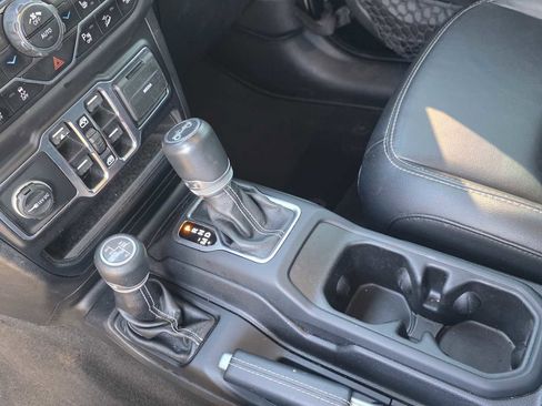 Used 2019 Jeep Wrangler Unlimited Sahara w/ Quick Order Package 24M Moab image 20