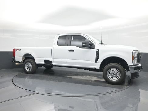 New 2025 Ford F250 XLT w/ FX4 Off-Road Package image 11