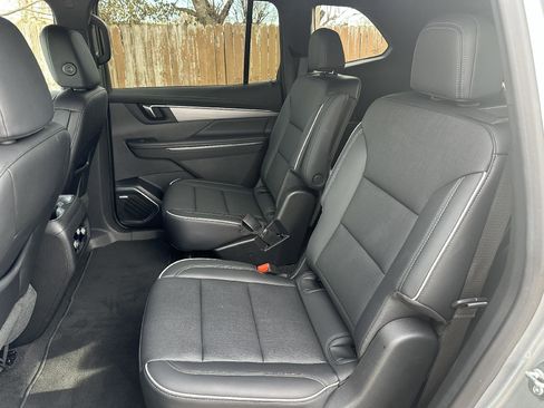 Used 2025 Buick Enclave Preferred image 17