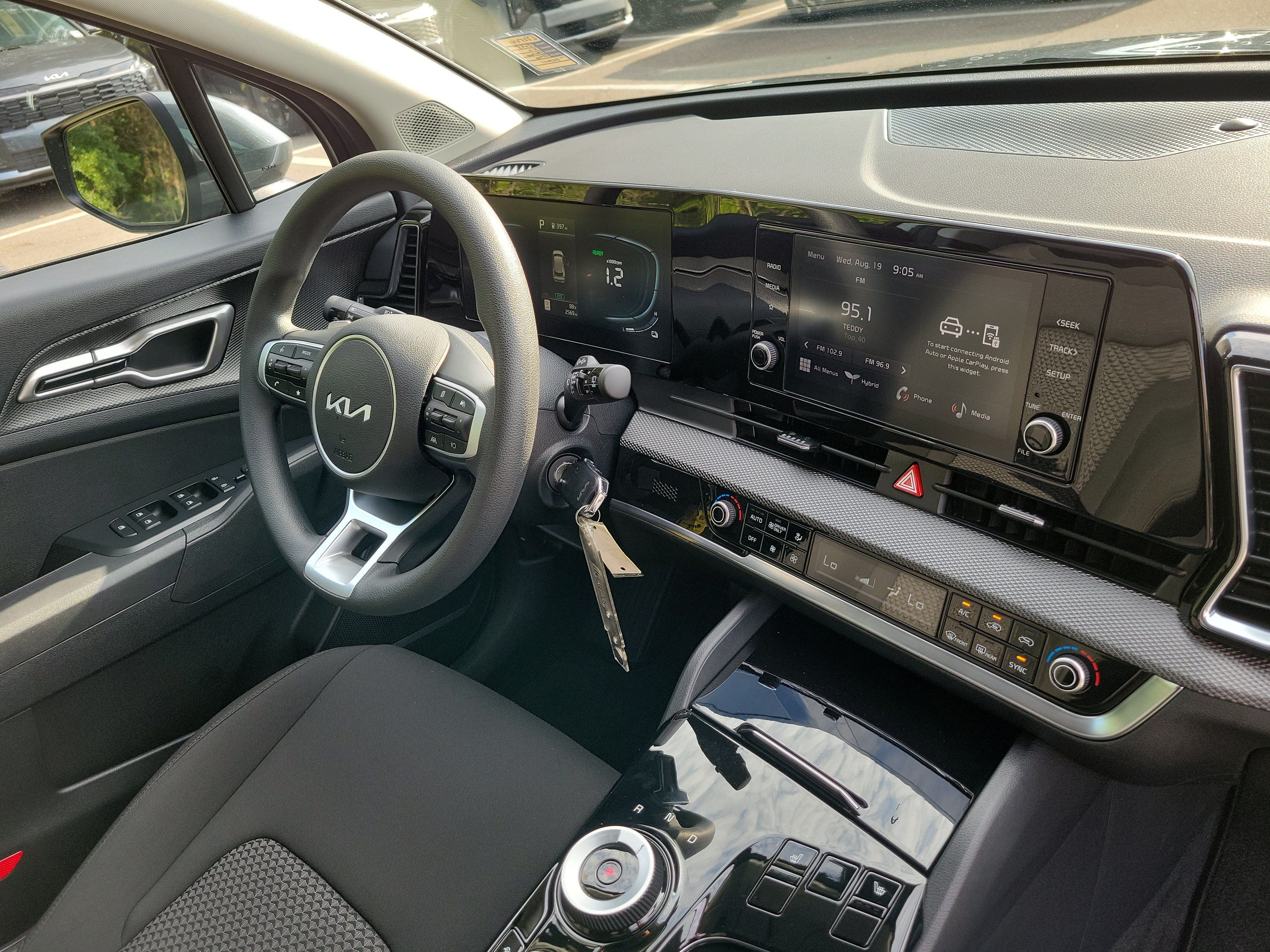 Certified 2025 Kia Sportage LX AWD/4WD image 6
