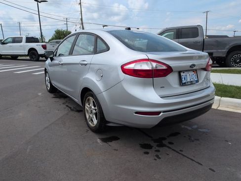 Used 2017 Ford Fiesta SE FWD image 3