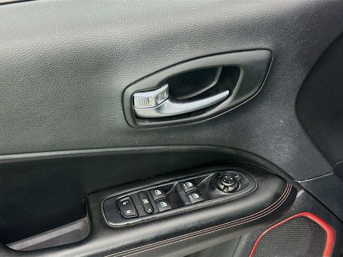 Used 2019 Jeep Compass Trailhawk AWD/4WD image 17