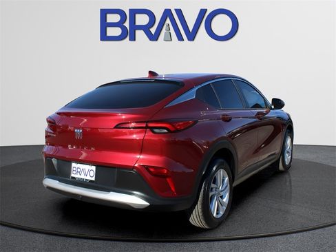 Used 2024 Buick Envista Preferred w/ Convenience II Package image 5