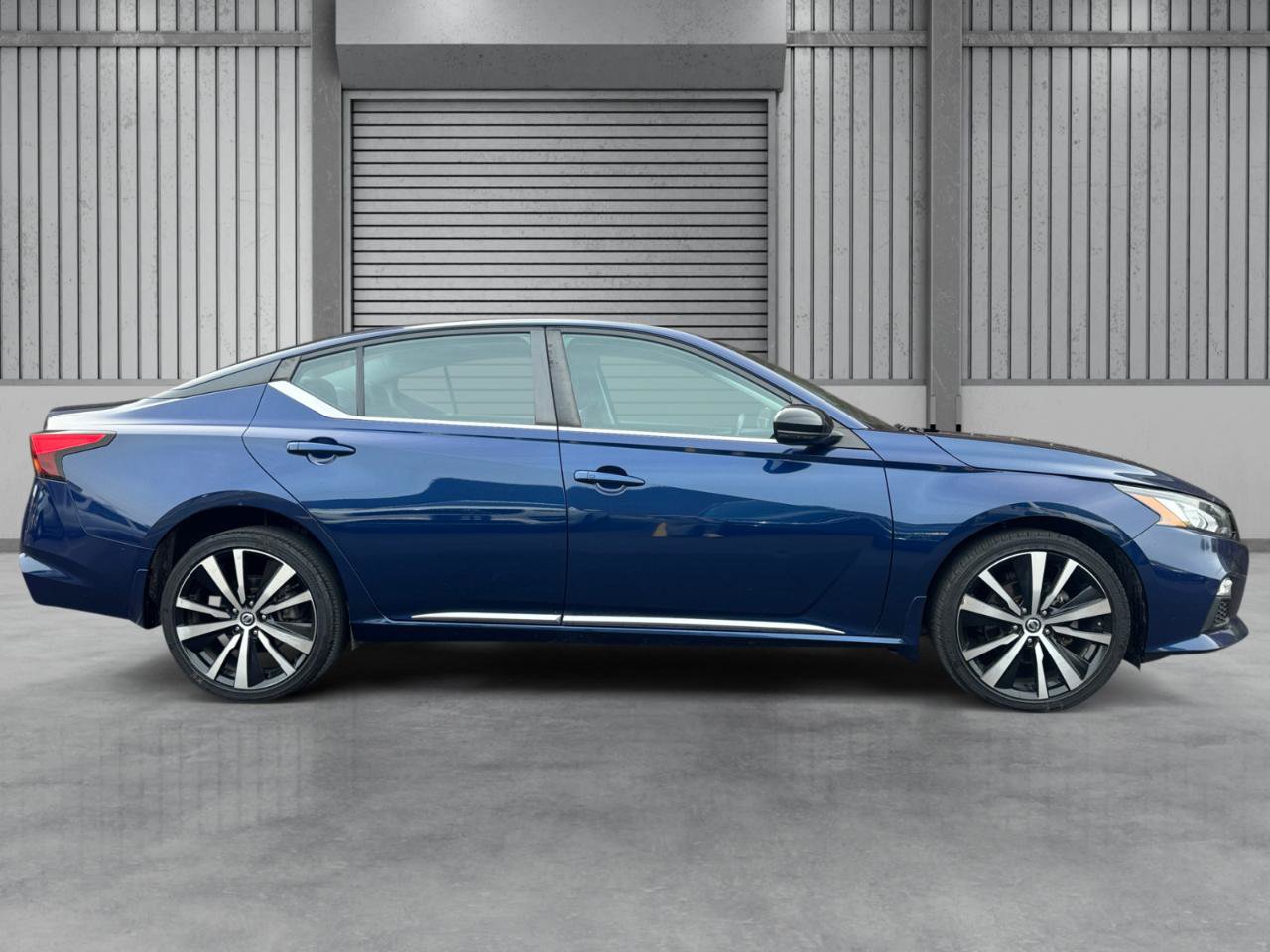 Used 2021 Nissan Altima 2.5 SR w/ SR Premium Package AWD/4WD image 31