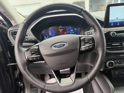 Used 2022 Ford Escape Titanium AWD/4WD image 18