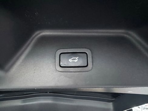 Used 2020 Land Rover Range Rover HSE image 30