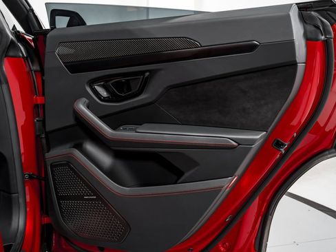 Used 2023 Lamborghini Urus S image 35