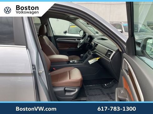 Used 2023 Volkswagen Atlas SE image 13