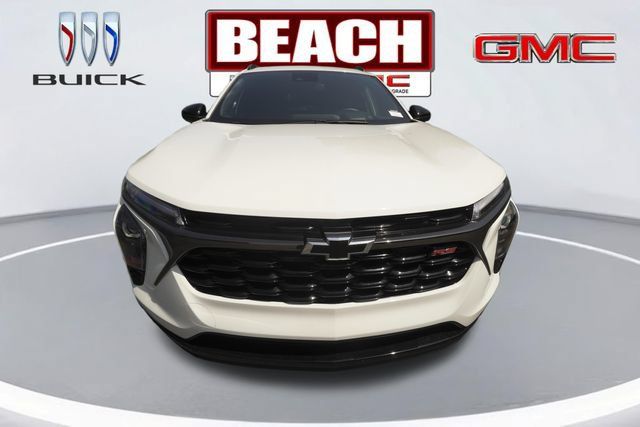 Used 2025 Chevrolet Trax RS FWD image 8