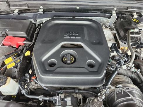 Used 2024 Jeep Wrangler Sahara image 26